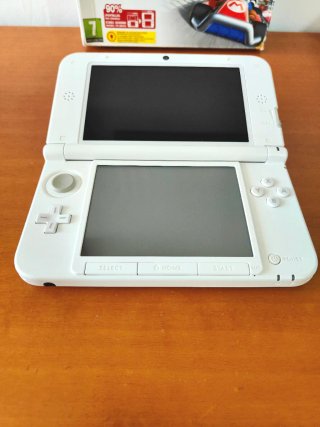 Nintendo 3DS XL Bianca Mario Kart 7 Bundle (CIB)