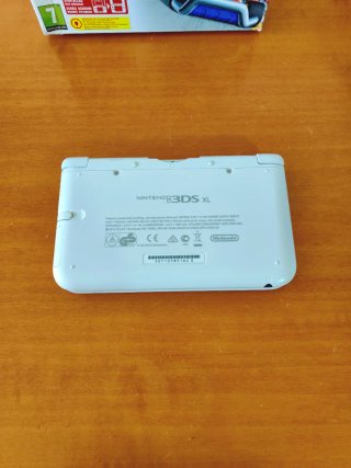 Nintendo 3DS XL Bianca Mario Kart 7 Bundle (CIB)