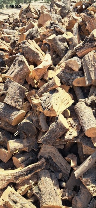 Leña de olivo para chimenea