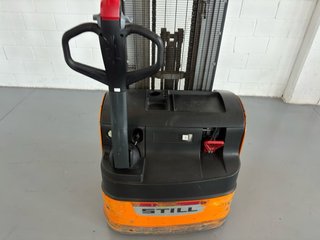 Apilador STILL EGV 14 - 1400 kg Mástil triplex