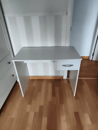 Escritorio blanco con cajón 90x50cm