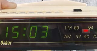 Radio despertador con teléfono integrado de los 80