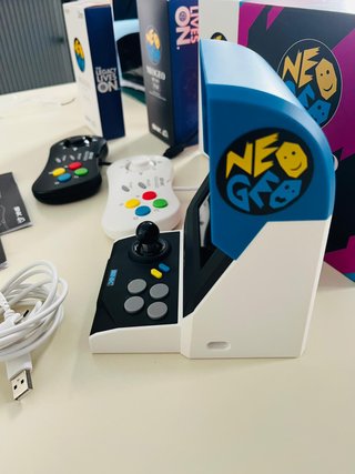 Neo Geo Mini + 2 Controller + Cavi