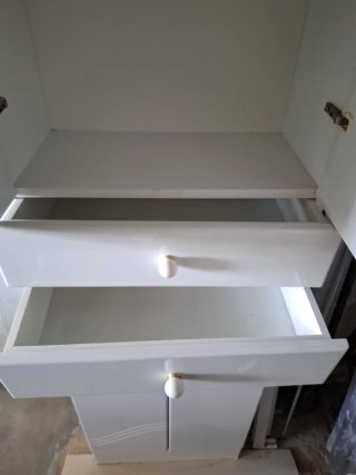 Mueble de baño blanco