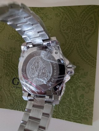 Reloj Gucci Dive YA136311 Esfera Azul
