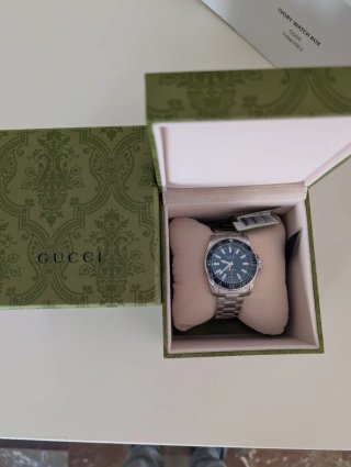 Reloj Gucci Dive YA136311 Esfera Azul