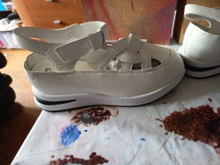Sandalias deportivas blancas tallan grandes 41