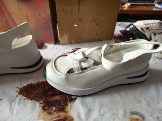 Sandalias deportivas blancas tallan grandes 41