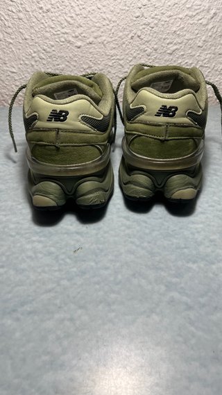 New Balance 9060 Verde Oliva