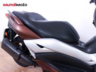 YAMAHA X-MAX 300 ABS