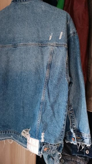 Chaqueta vaquera Zara desgastada Talla S