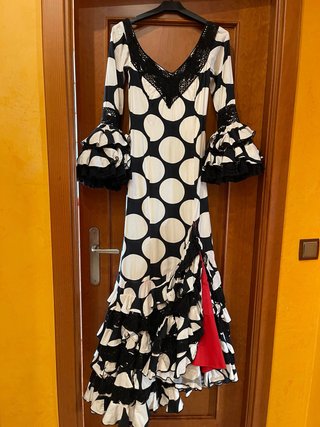 Vestido Flamenco Lunares Blanco y Negro