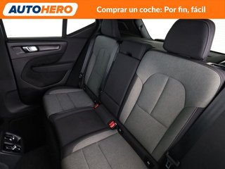 Volvo XC40 2.0 B3 Mild-Hybrid Plus Dark 2WD