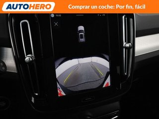 Volvo XC40 2.0 B3 Mild-Hybrid Plus Dark 2WD