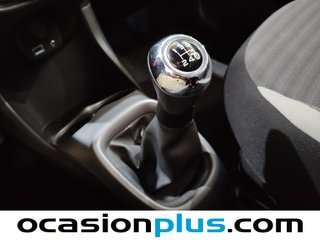 Toyota Aygo 1.0 70 x-play 53 kW (72 CV)