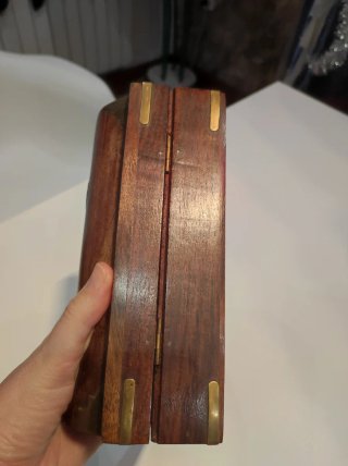 Caja joyero madera detalles dorados
