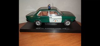Coche a escala 1/24 SEAT 131