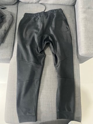 Nike Tech Fleece Negro