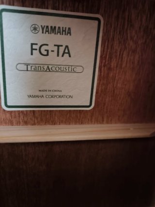 Guitarra Electroacústica Yamaha TransAcustic