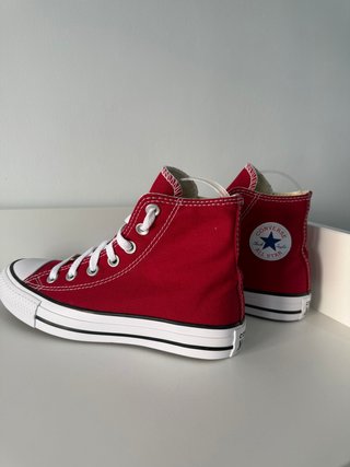 Converse en color rojo