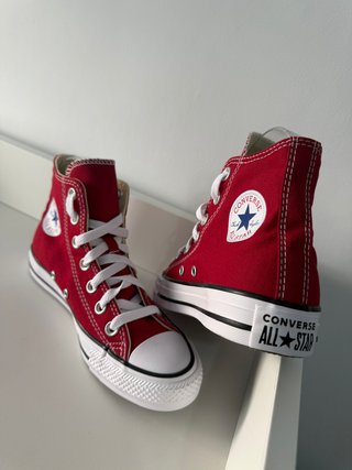 Converse en color rojo