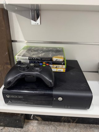 Xbox 360 Negra + 4 Juegos