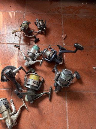 Lotto di 8 mulinelli da pesca