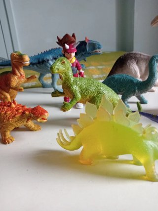 Lote figuras dinosaurios y personajes