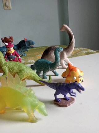 Lote figuras dinosaurios y personajes