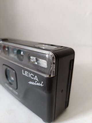 Cámara Leica Mini Negra