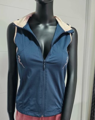 Chaleco deportivo azul y beige