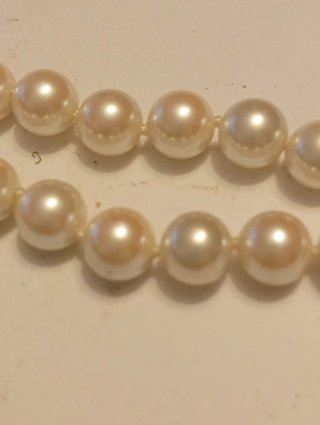 Collar de perlas con cierre chapado en oro
