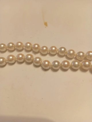 Collar de perlas con cierre chapado en oro