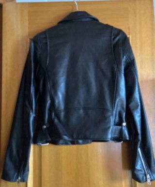 Cazadora efecto piel Zara Talla M