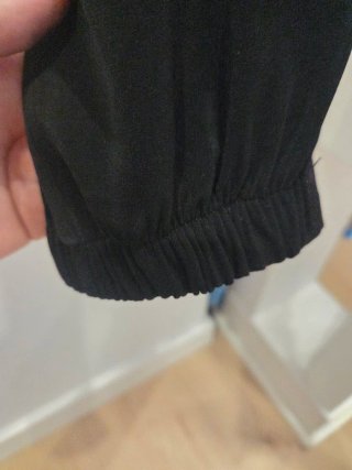 Pantalón negro raso