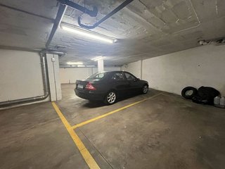 Garaje en venta en Santa Eugènia en Girona