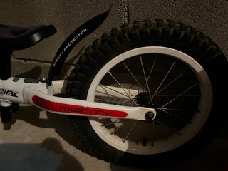 Bici sin pedales Monty Roja y Blanca
