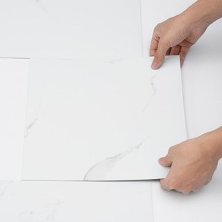 Azulejos de Vinilo Autoadhesivos 12 x 12 pulgadas, 50 Azulejos de 1.5mm de Grosor, Peel & Stick, Textura de Mármol Blanco para Suelos de Cocina, Comedor, Dormitorios y Baños, Fácil para Decoración...
