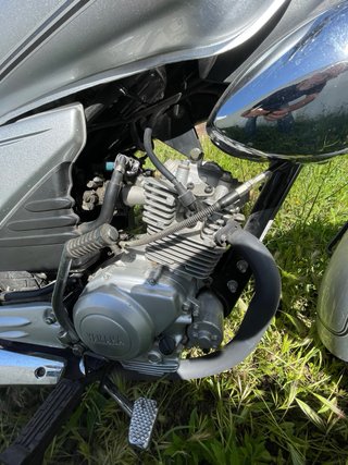Yamaha YB125 Plata con Baúl