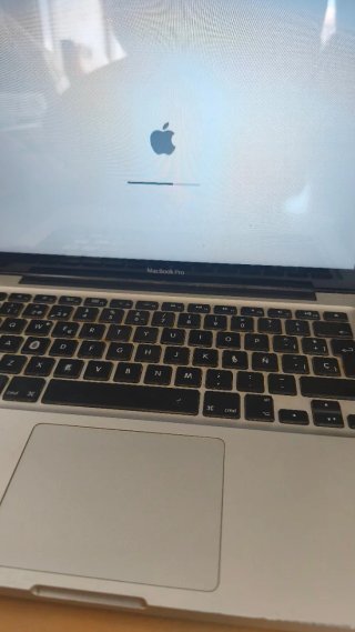 MacBook Pro 13'' 2013 -  Funcionando sin batería.