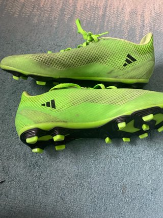 Botas de fútbol Adidas verdes