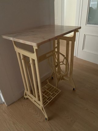 Mesa de Máquina de Coser de Mármol