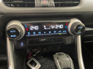RAV4 2.5l 220H Business 4WD