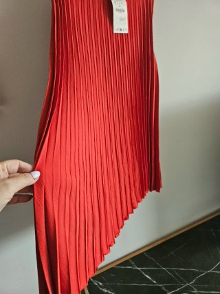 Falda plisada roja ZARA nueva con etiquetaTalla M