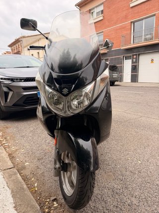 Suzuki Burgman 250 Negra