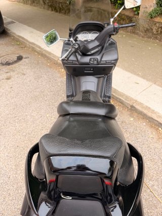 Suzuki Burgman 250 Negra