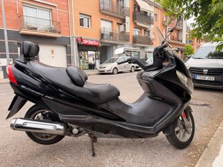 Suzuki Burgman 250 Negra
