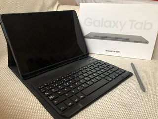 Samsung Galaxy Tab S9 FE con Teclado y Lápiz