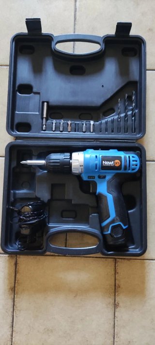 Avvitatore Newton con percussione + accessori