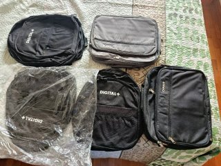 3 Zaini e 2 Valigie per Laptop